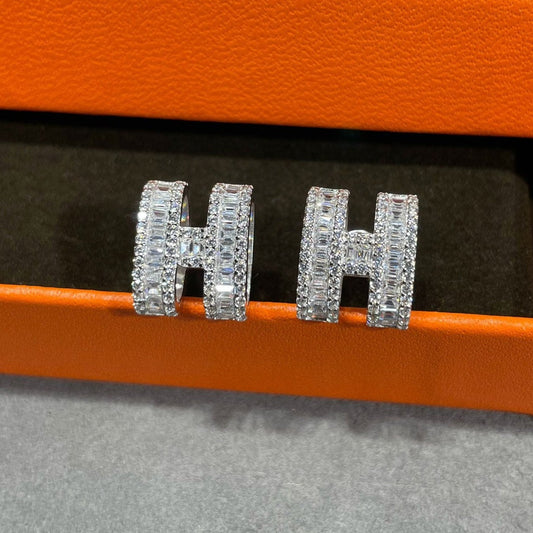 [Olivia JW]H STUD EARRINGS WITH SILVER DIAMONDS