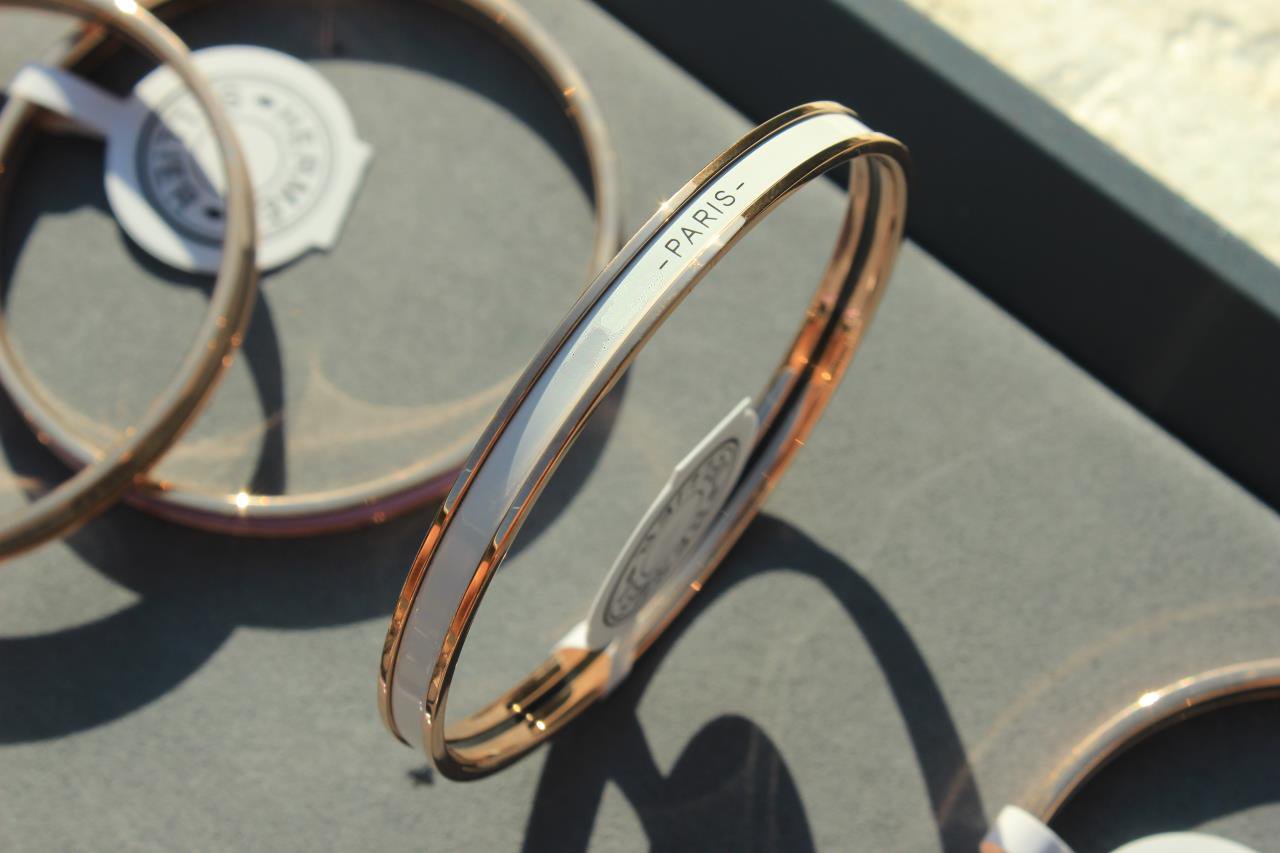 [Olivia JW]HM UNI BANGLE BAG