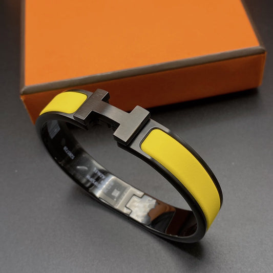 [Olivia JW]CLIC HM SO BLACK YELLOW BRACELET