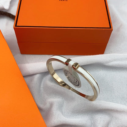 [Olivia JW]CLASSIC HM CLIC WHITE 8MM ENAMEL BRACELET