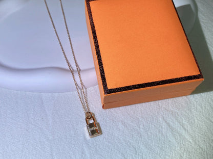 [Olivia JW]HM ADVANCED NICHE LOCK HEAD NECKLACE DIAMONDS