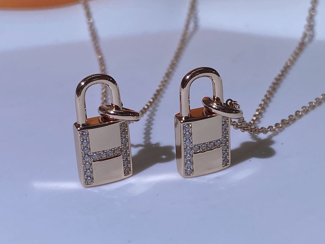 [Olivia JW]HM ADVANCED NICHE LOCK HEAD NECKLACE DIAMONDS
