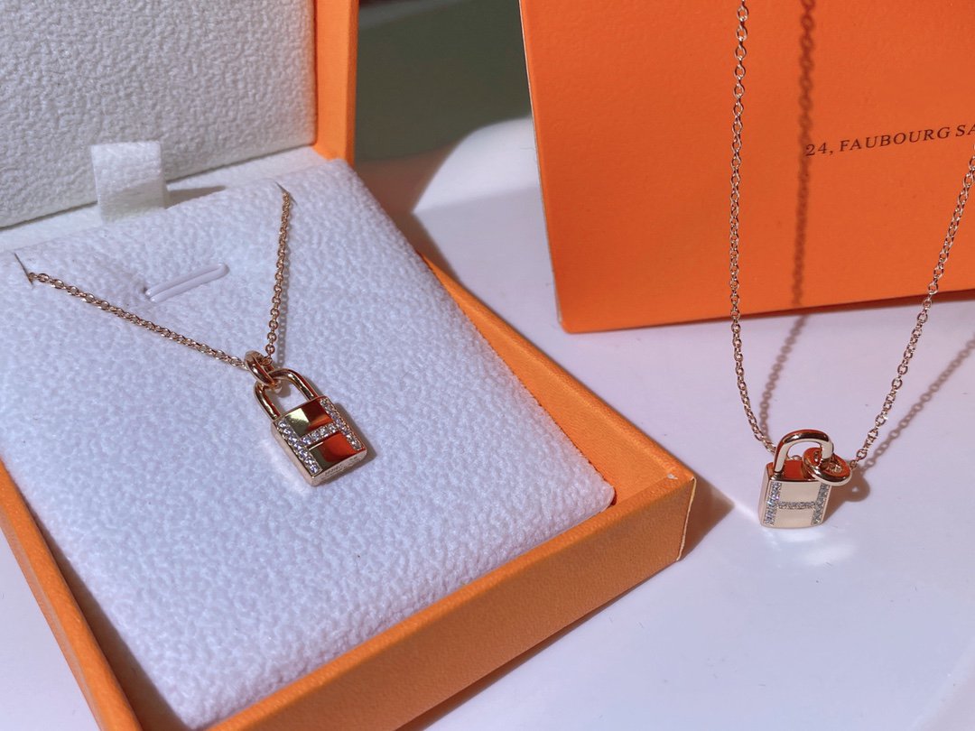 [Olivia JW]HM ADVANCED NICHE LOCK HEAD NECKLACE DIAMONDS