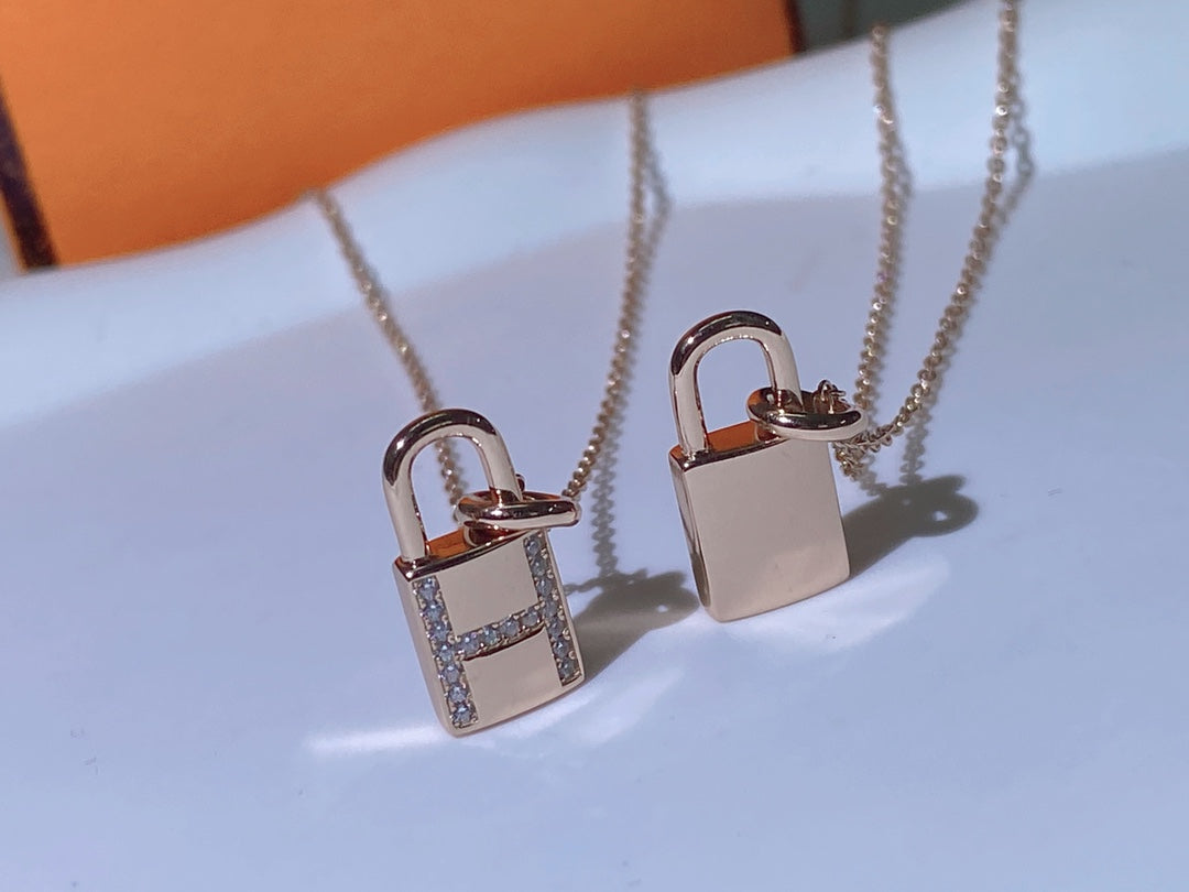 [Olivia JW]HM ADVANCED NICHE LOCK HEAD NECKLACE DIAMONDS