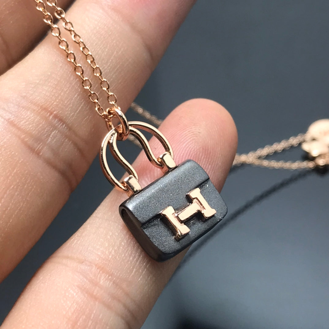 [Olivia JW]WOMEN'S HM AMULETTES CONSTANCE PENDANT NECKLACE