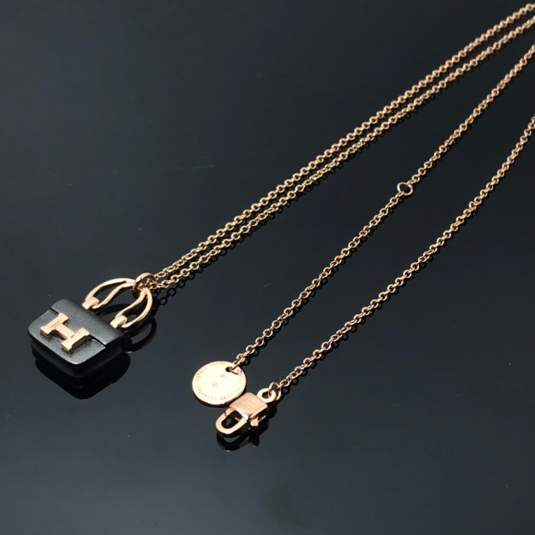 [Olivia JW]WOMEN'S HM AMULETTES CONSTANCE PENDANT NECKLACE