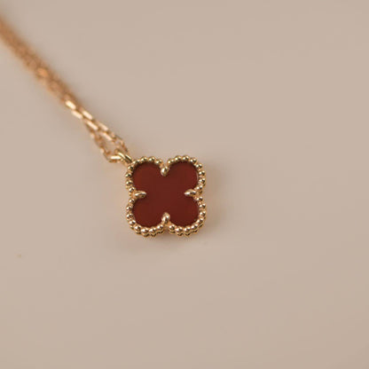 [Olivia JW]CLOVER MINI 9.5MM WHITE CARNELIANS NECKLACE