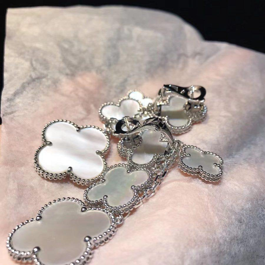 [Olivia JW]CLOVER EARRINGS WHITE MOP 4 MOTIFS SILVER