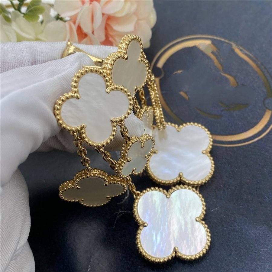[Olivia JW]CLOVER EARRINGS WHITE MOP 4 MOTIFS GOLD