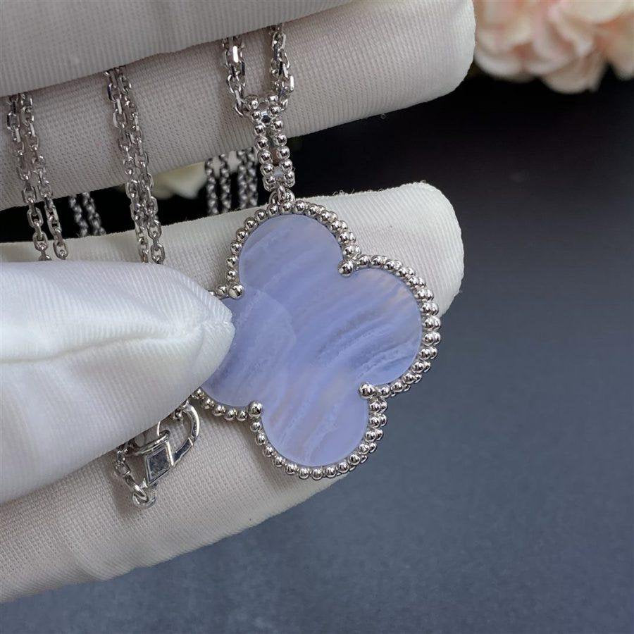[Olivia JW]CLOVER SILVER CHALCEDONY BIG CLOVER NECKLACE