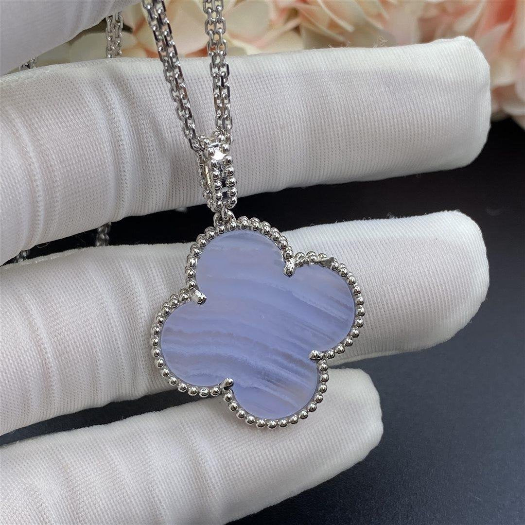 [Olivia JW]CLOVER SILVER CHALCEDONY BIG CLOVER NECKLACE