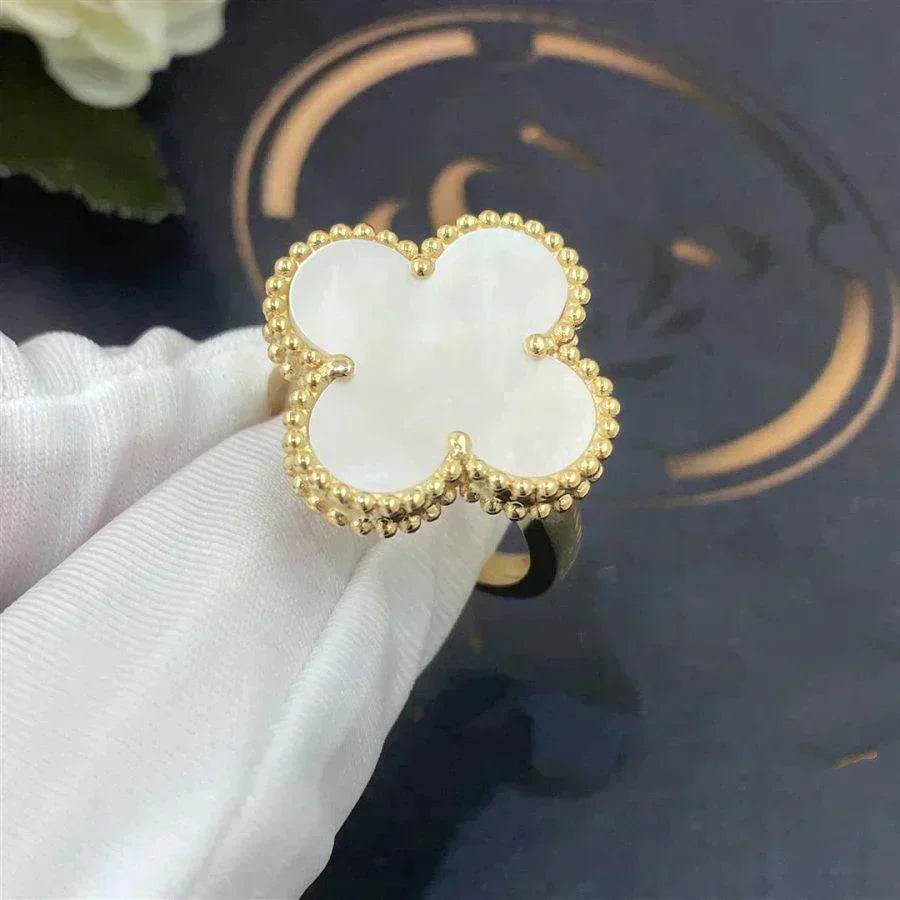 [Olivia JW]CLOVER WHITE MOP RING