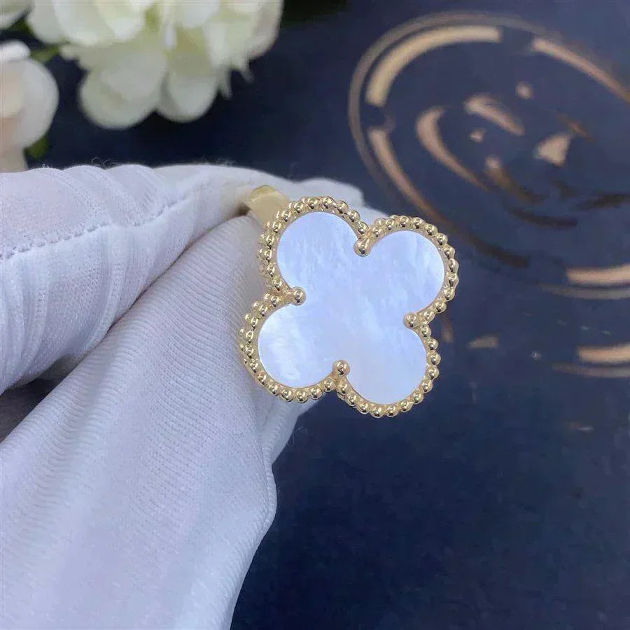 [Olivia JW]CLOVER WHITE MOP RING