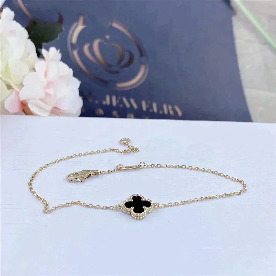 [Olivia JW]CLOVER ONYX SINGLE FLOWER BRACELET