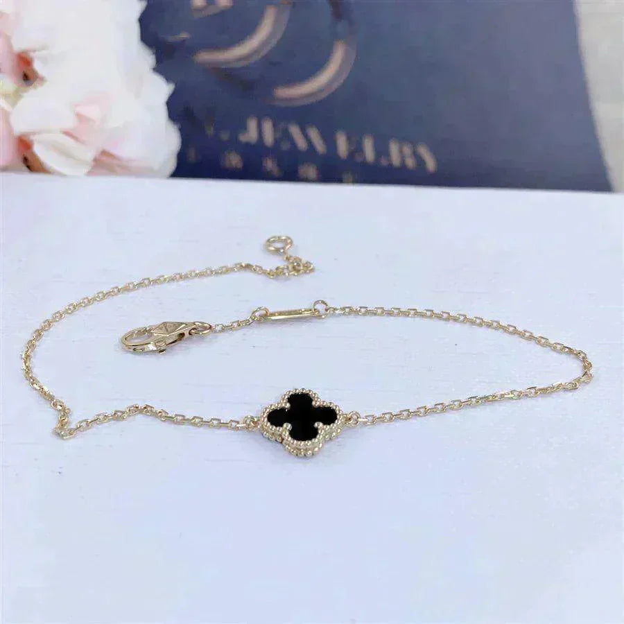 [Olivia JW]CLOVER ONYX SINGLE FLOWER BRACELET