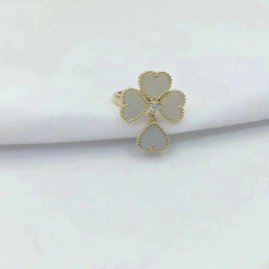[Olivia JW]SWEET CLOVER WHITE MOP RING