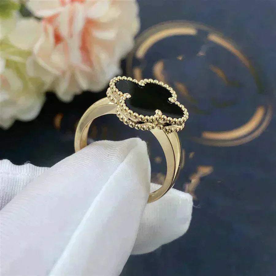 [Olivia JW]CLOVER ONYX RING