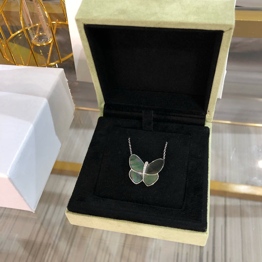 [Olivia JW]LARGE BUTTERFLY SILVER PENDANT DIAMOND NECKLACE