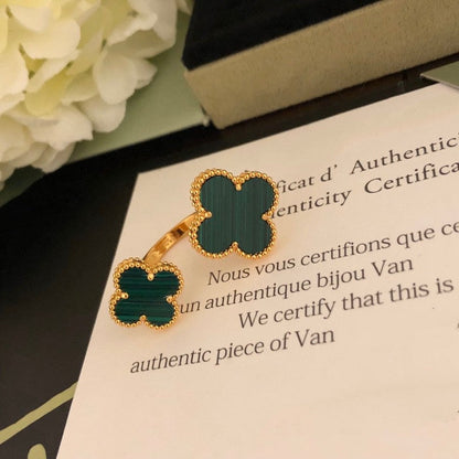 [Olivia JW]CLOVER BETWEEN THE FINGER RING