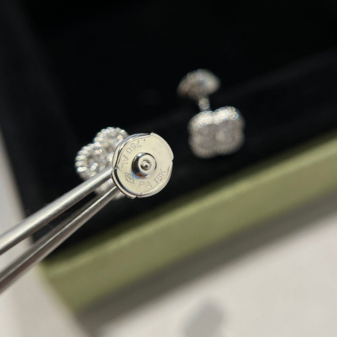 [Olivia JW]CLOVER MINI DIAMOND STUD EARRINGS